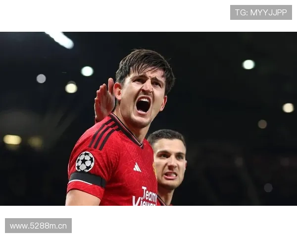 曼联更衣室矛盾再度曝光：球队近期稳定性面临考验，竞争格局受到影响